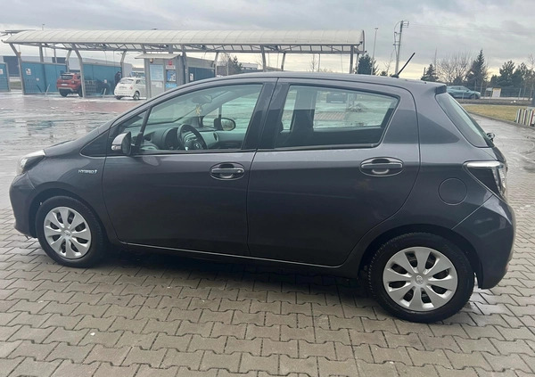 Toyota Yaris cena 33900 przebieg: 208000, rok produkcji 2014 z Piła małe 301